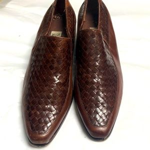 Nine West casual shoe worn once size 8. All leather. Brown. Mint.